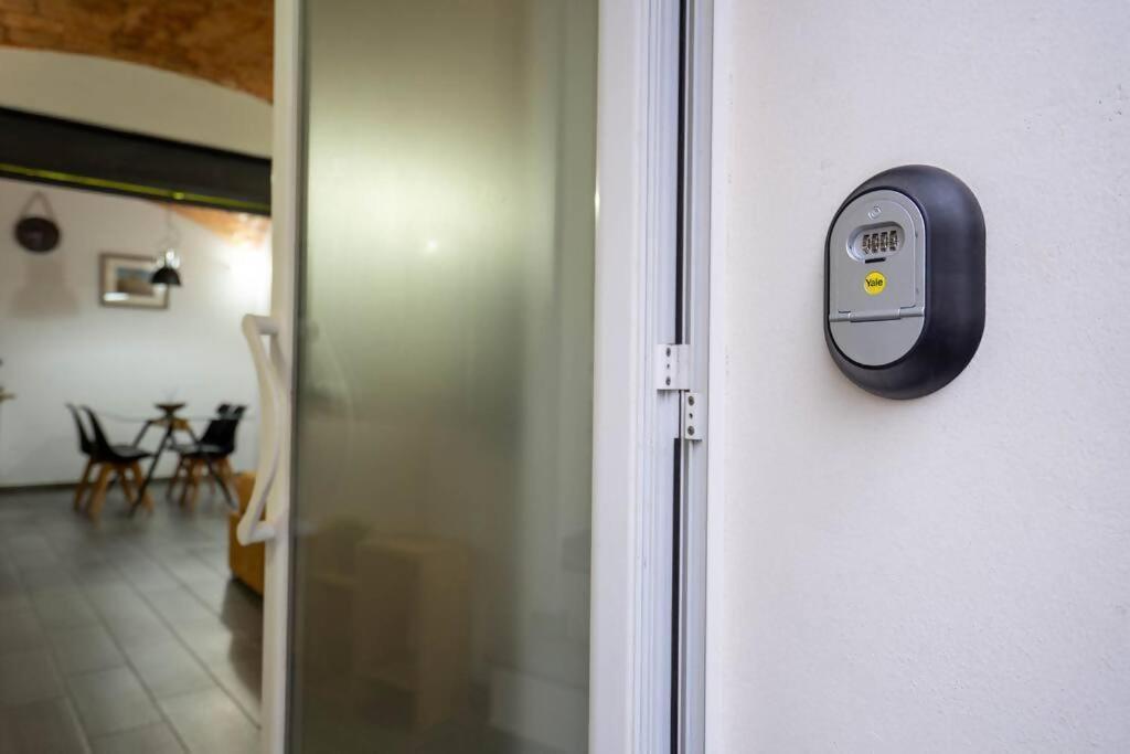 El Castuo Centro Historico Con Parking Apartman Caces Kültér fotó