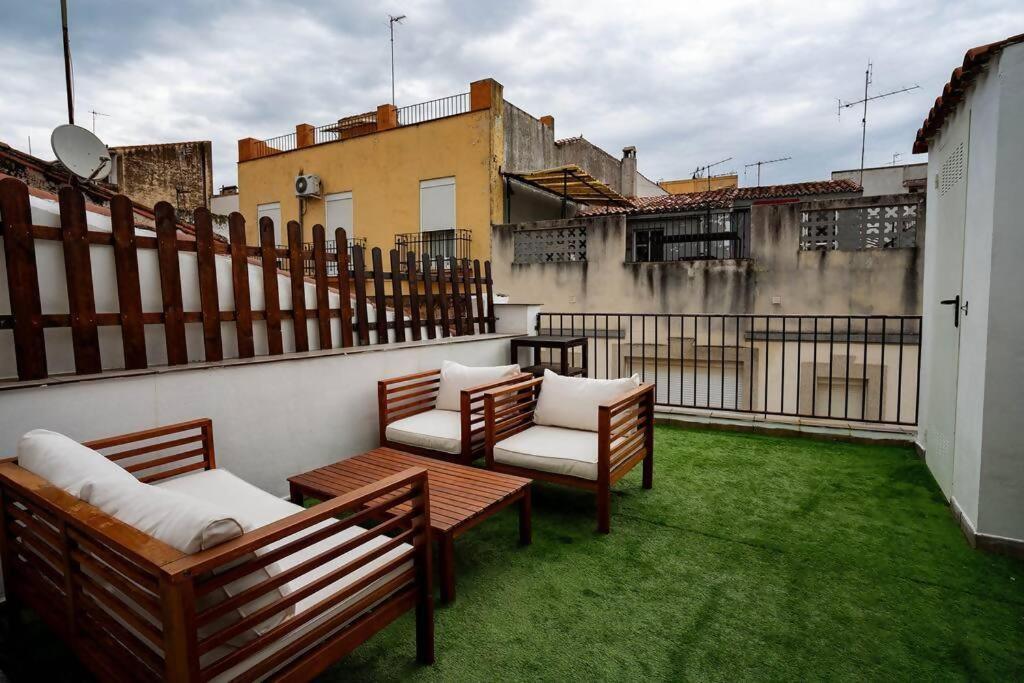 El Castuo Centro Historico Con Parking Apartman Caces Kültér fotó